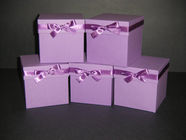 Kotak kertas cetak kustom ungu / kemasan hadiah produk baru / kotak kertas untuk pakaian