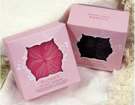 Merah Muda Kotak Kertas Kustom Elegan / Hot Stamping Logo Kotak Hadiah Dengan Jendela
