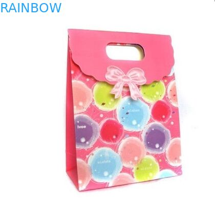 Kantong kertas warna-warni dicetak untuk hadiah / permen, kantong kertas disesuaikan dengan pegangan