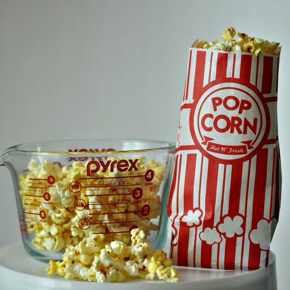 Carnival King Paper Popcorn Bags Kantong Kertas Khusus 1 ons paket merah dan putih