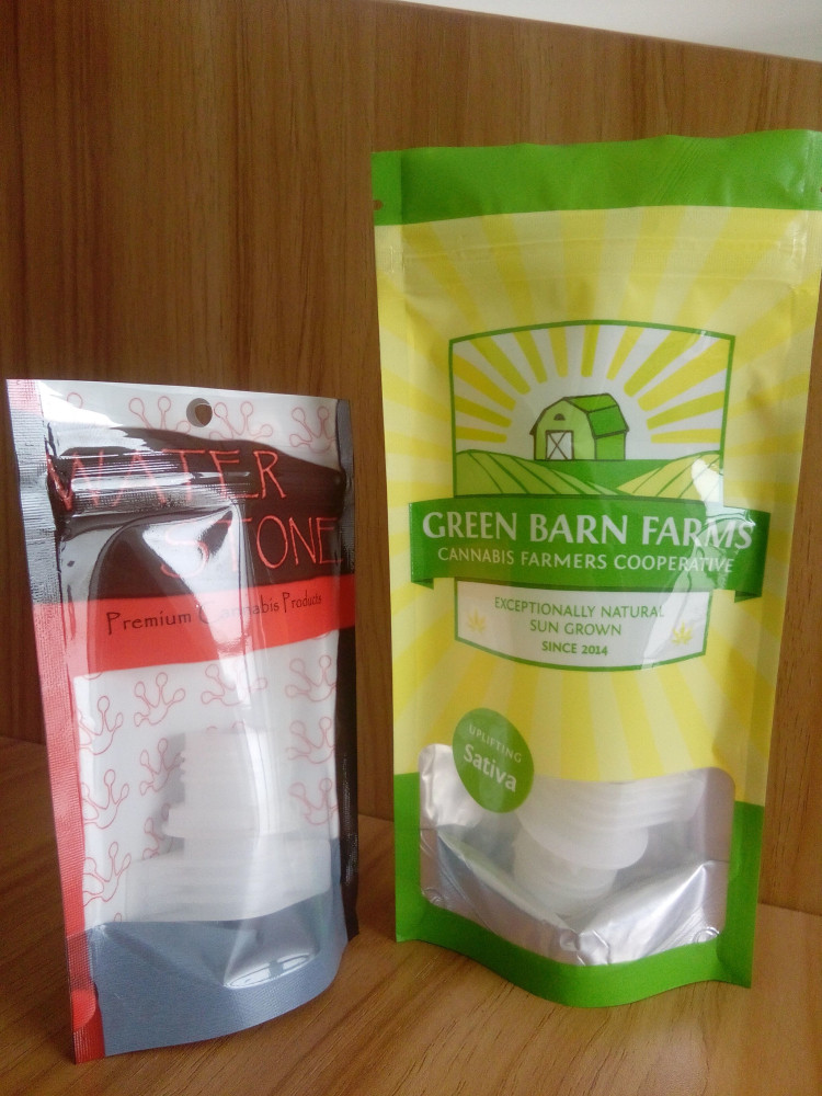 Wadah Plastik Stand Up Diisi Dengan Biji Cannabis / Noni Bags Dengan Zipper