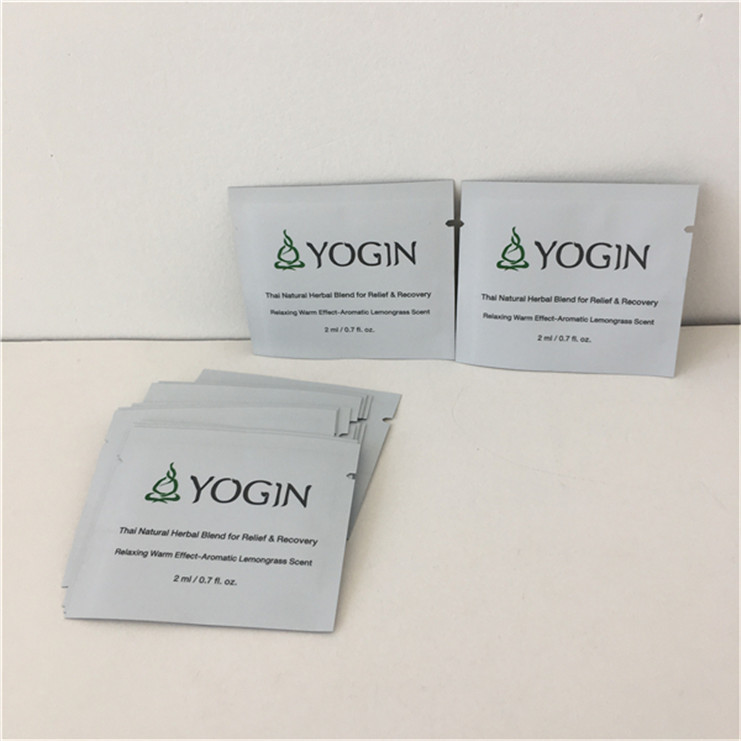 Eco Friendly Mylar Tiga Sisi Segel Tas Dengan Zipper Ukuran Disesuaikan