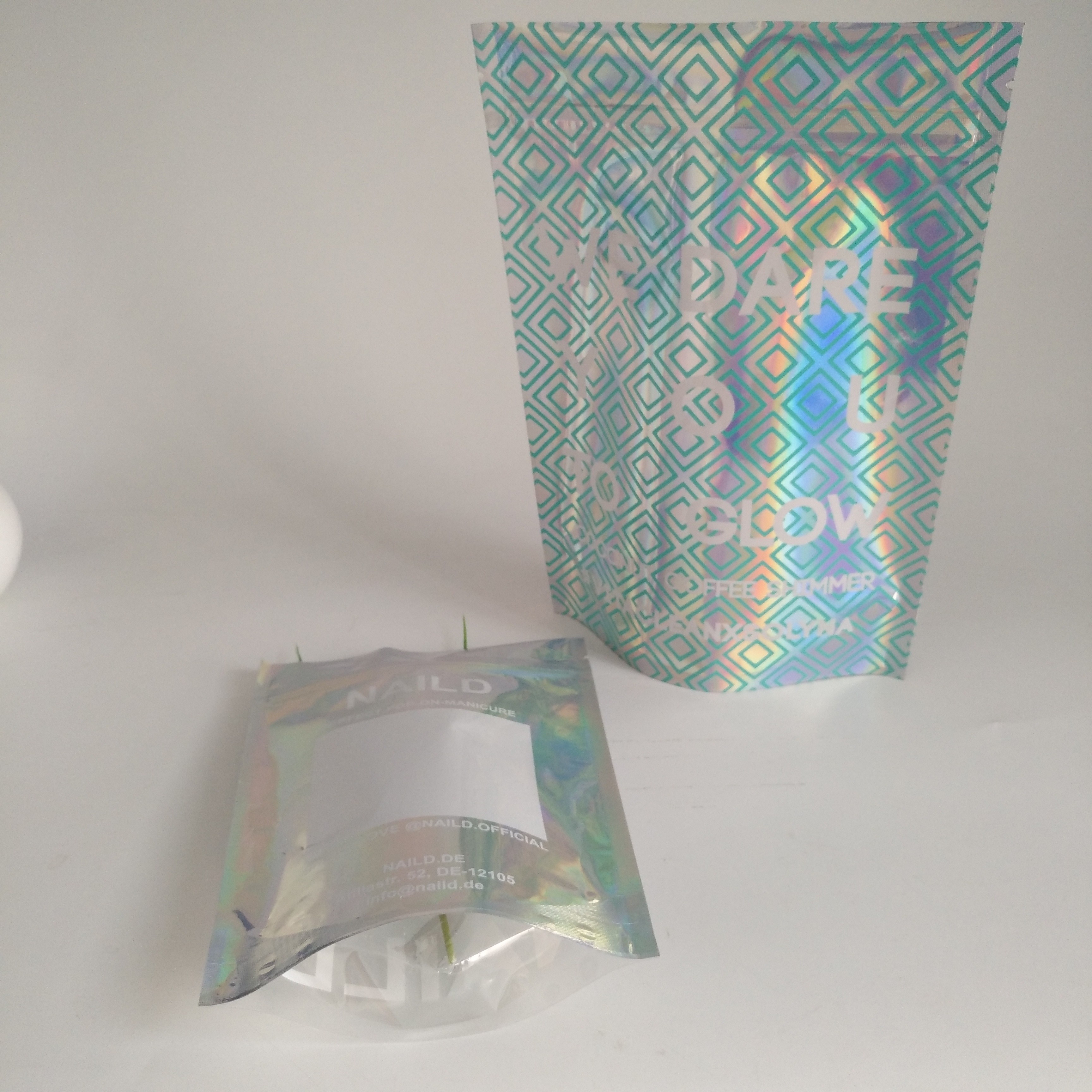 Kemasan Makanan Ringan Plastik Holographic Tear Notch Mylar Bag Laser Line