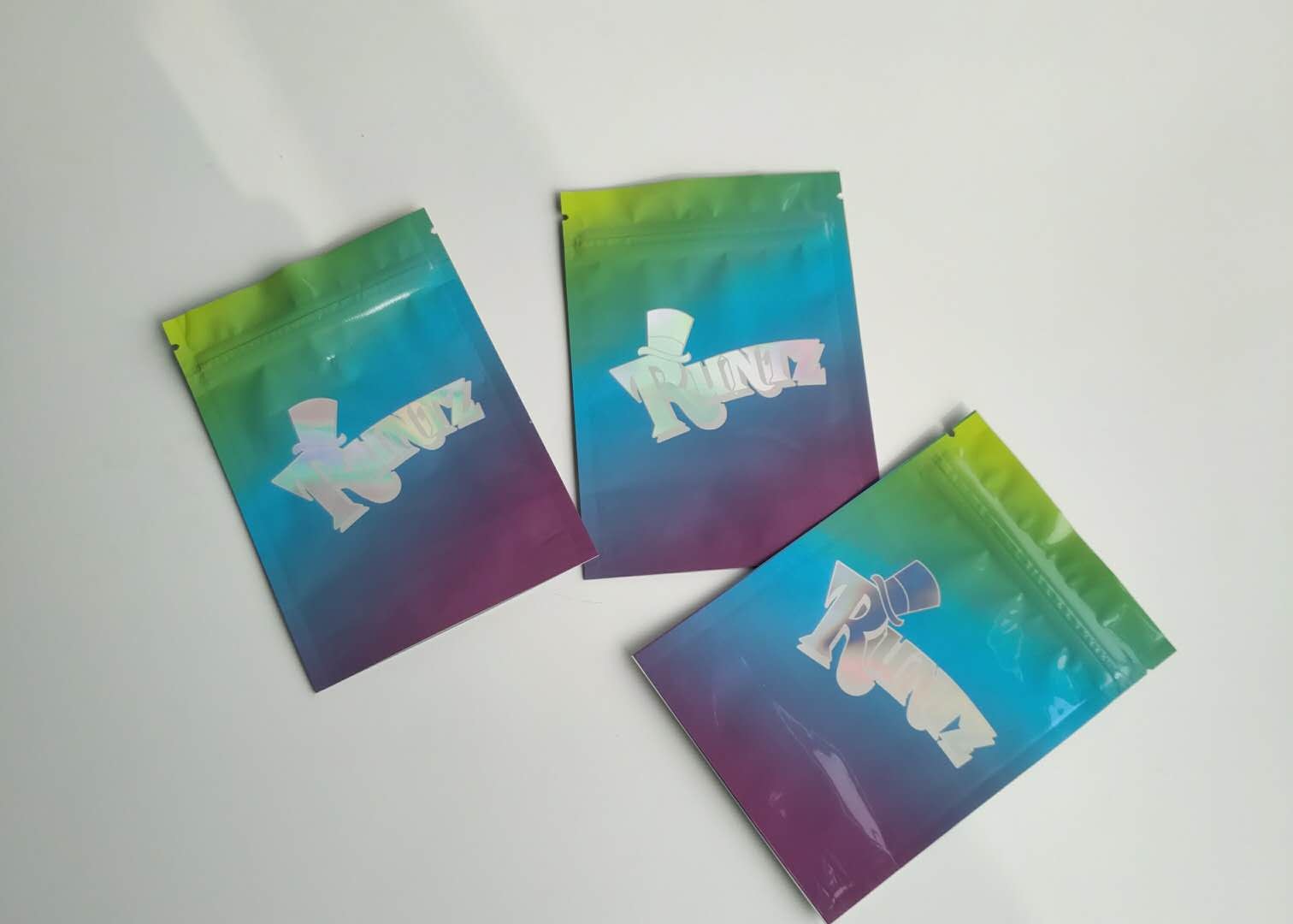Mylar Hologram Aluminium Foil Stand Up Pouch Runtz Bag 100 Micron Tebal Untuk Makanan