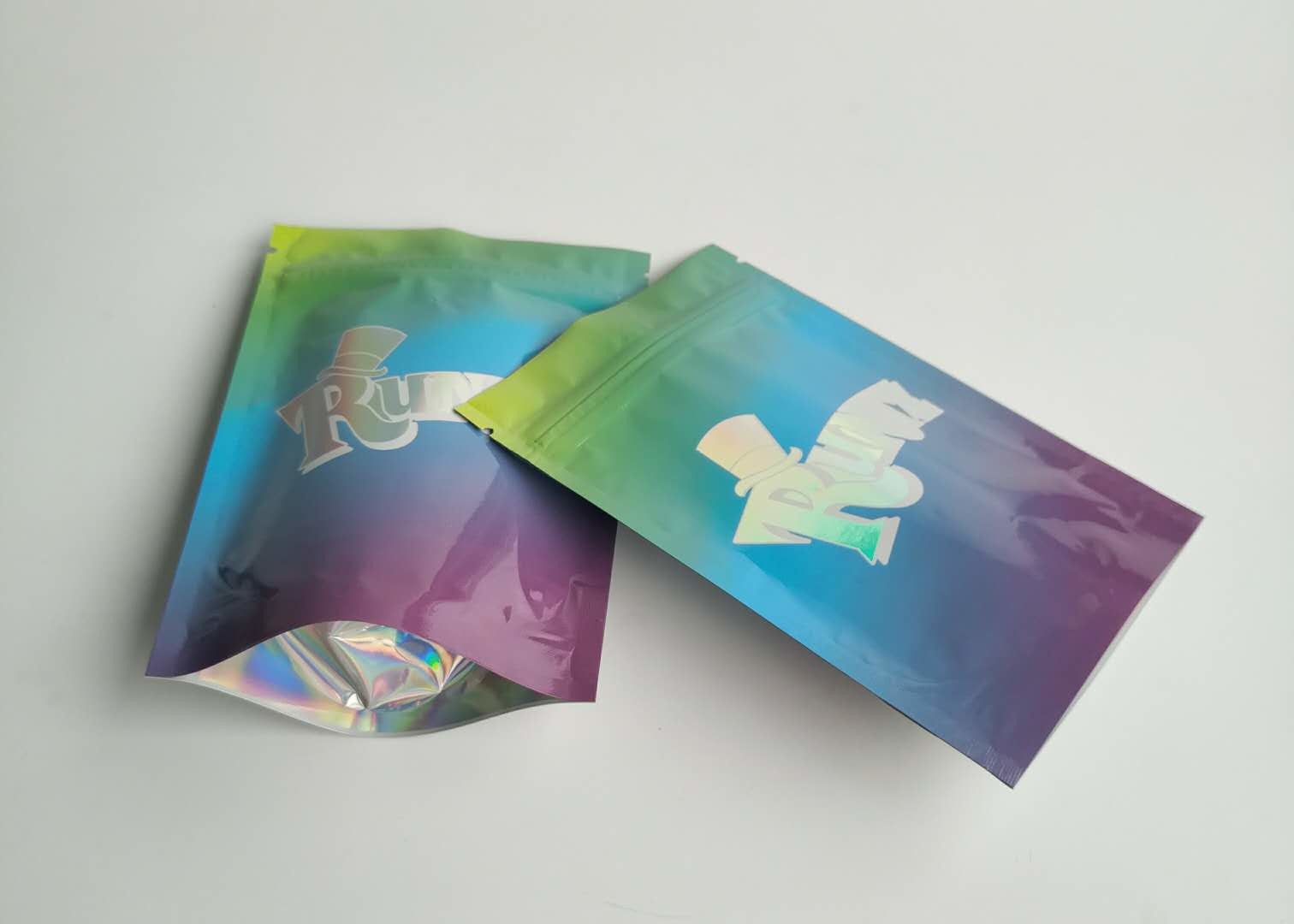 Kemasan Kantong Plastik Bukti Lembab Jelas Jendela Holographic Cookie Dengan Zipper