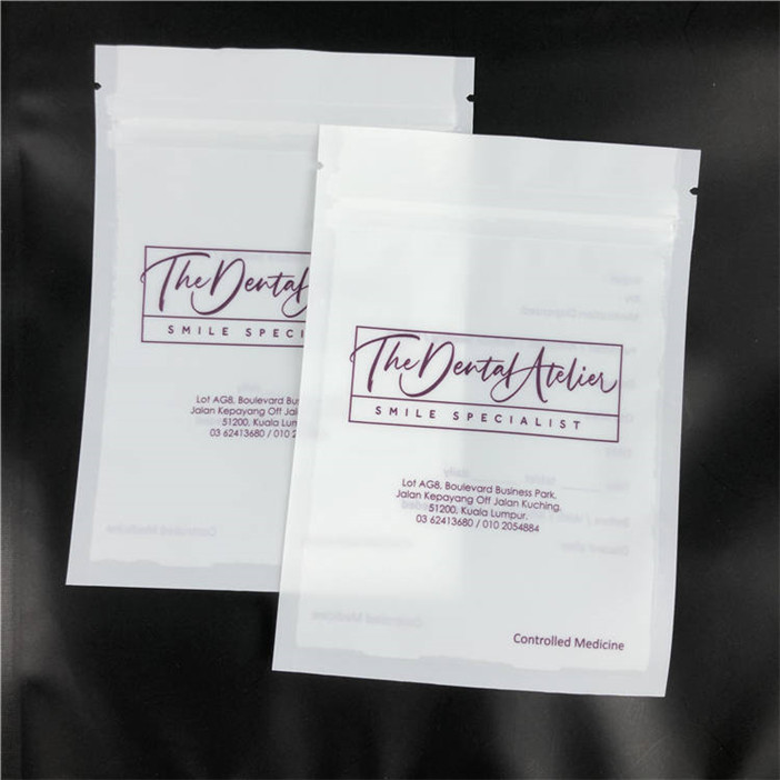 Custom Printed Flat Aligners Mylar Matte Packaging Bags Dengan Satu Sisi Jelas